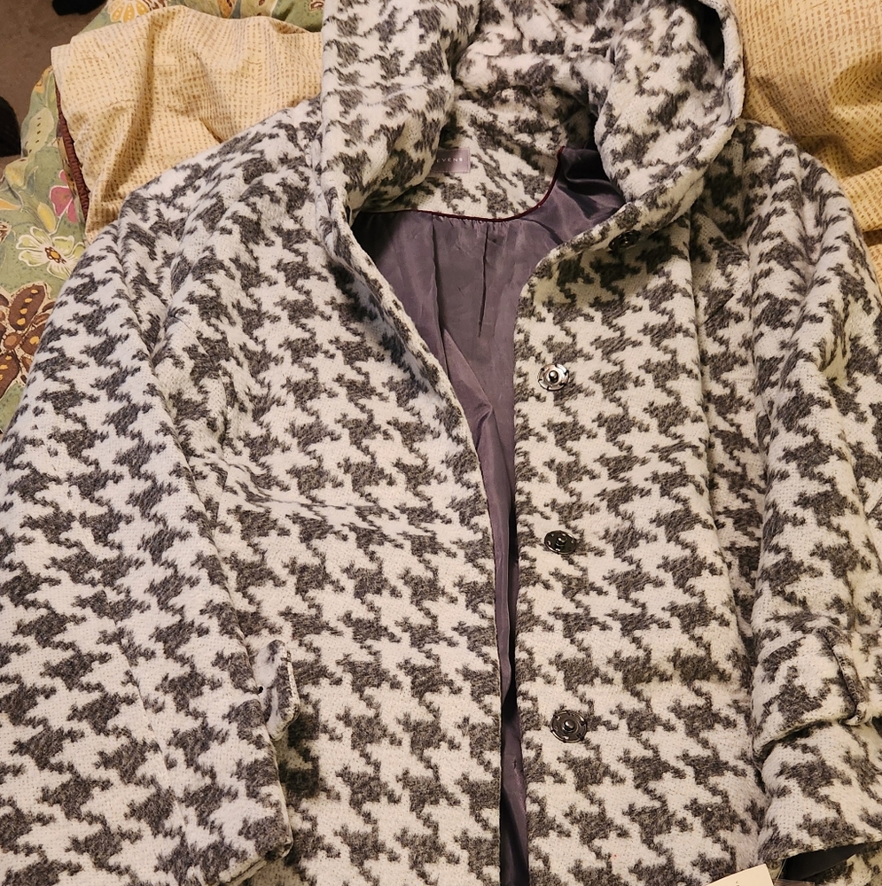 Houndstooth Pattern Women's Coat